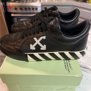 3. Off White Low Sneakers – Black
